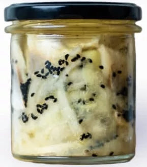 *MANUFAKTURA RYBNA Filety śledziowe marynowane z suszonymi pomidorami (250 g)