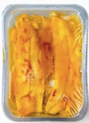 *MANUFAKTURA RYBNA Filety śledziowe marynowane z musem mango i chili (250 g)