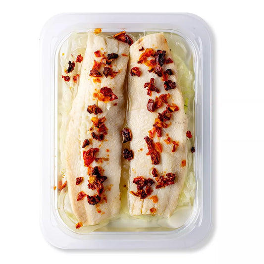 *MANUFAKTURA RYBNA Filety śledziowe marynowane z suszonymi pomidorami (250 g)