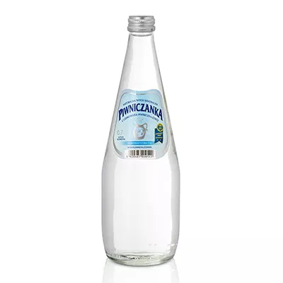 PIWNICZANKA Woda mineralna niskonasycona CO2 700ml